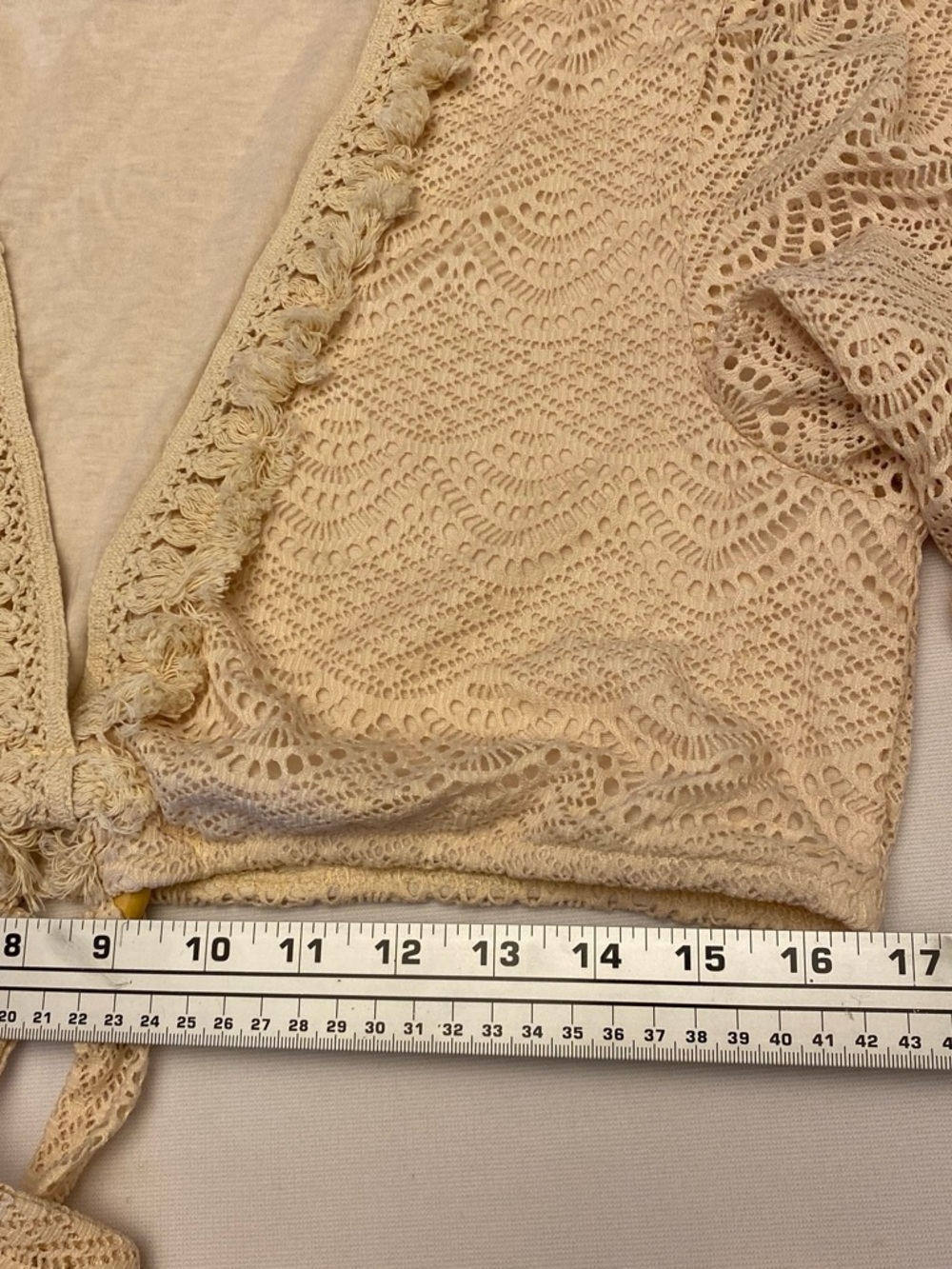 Free People Crochet Fringed Tie-Front Boho Top Cream sz Large Bell sleeves crop - Picture 7 of 8